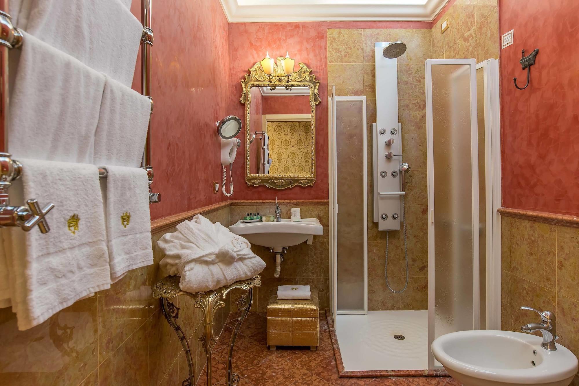 Select Via Veneto Hotel 4*