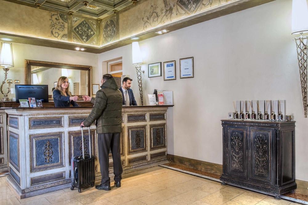 Select Via Veneto Hotel 4*
